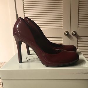 Jessica Simpson “Calie” red pumps